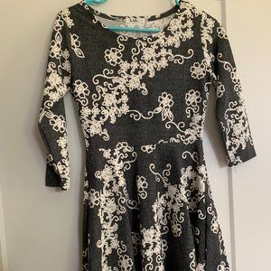 🌟LAST CALL! Grey Floral Dress - Size Small